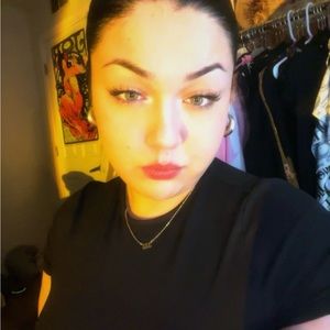 Meet your Posher, Juliana